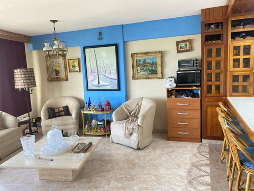 Apartamento En La Guaira De 84m2, 2 Hab, 2 Baños 1 P/e ( Acropolis) Ep