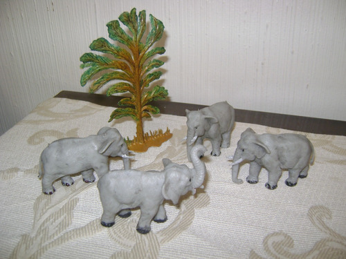 Animalitos La Selva 4 Elefantes  Y Un Arbol Eg Toys Plastico