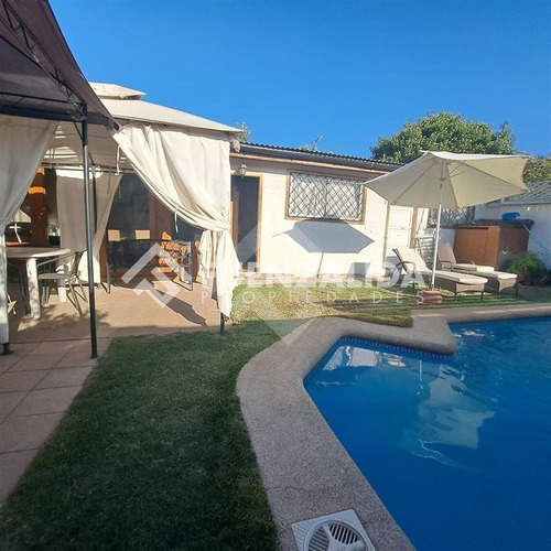 Casa En Venta De 5 Dorm. En La Cisterna