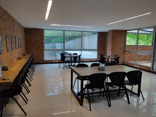 Imagen 6 de 9 de Oficinas En Arriendo Castropol 473-9479