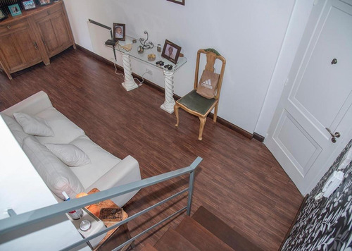 Imagen 10 de 23 de Departamento En 2 Plantas - 4 Ambientes - Impecable - Castel