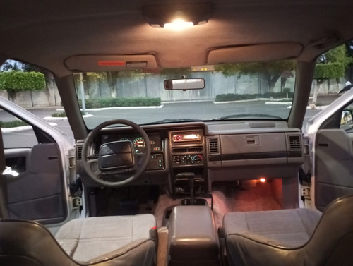 Jeep Grand Cherokee Laredo L6 4x2 At