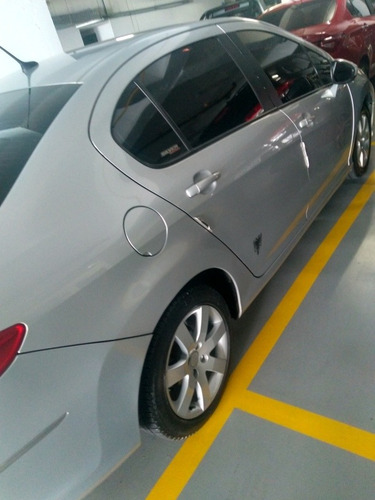 Peugeot 408 2.0 Allure Flex Aut. 4p 2012