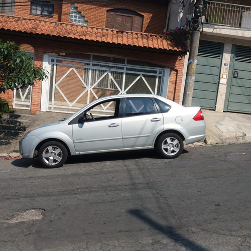 Ford Fiesta Sedan 1.6 Flex 4 P - 2009/2010