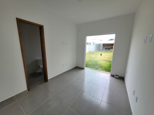 Imagem 12 de 20 de Casa Em Itaipuaçu, 2 Quartos, Churrasqueira. Próximo A Praia E Condução. 750