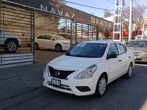 Nissan Versa 1.6 Drive Mt