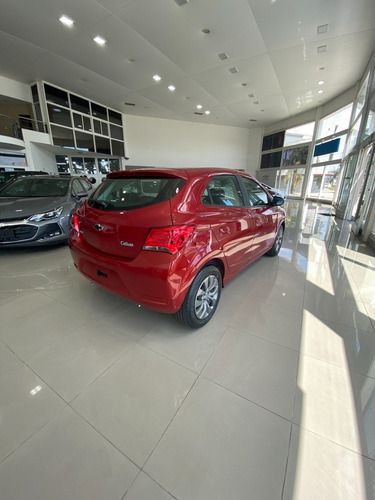 Imagen 7 de 18 de Chevrolet Onix 1.4 Joy Black