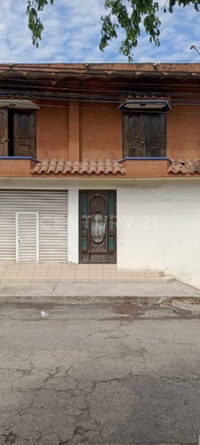 Casa En Venta Con Local Comercial, Sobre Avenida Principal De Tezoyuca.