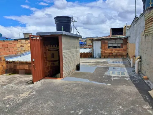¡casa Con 4 Apartamentos! Ideal Para Inversión Lucero Medio Sur
