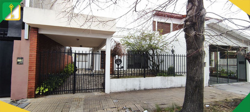 Casa En Venta En Villa Ballester