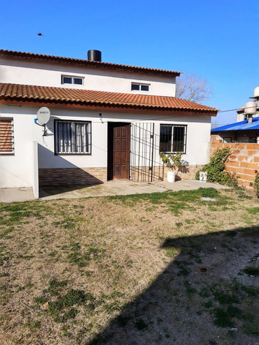 Imagen 4 de 14 de Gran Chalet En Mar Del Tuyú 5 Ambientes