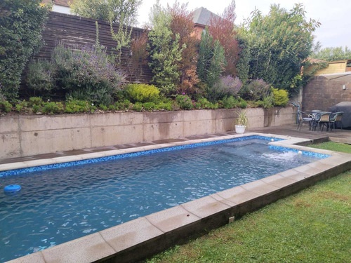 Casa 146 M2, 4d+4b+piscina, Peñalolén (71833)