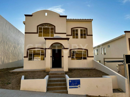 Casa Nueva En Venta En Colinas Del Sauzal, Ensenada, Baja California