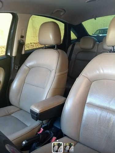 Fiat Linea 1.9 16v Absolute Flex Dualogic 4p 2010