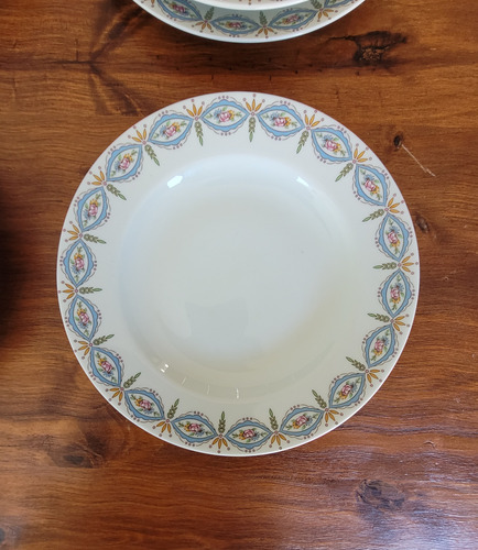 Juego De 12 Platos De Porcelana Verbano 6 Playos Y 6 Hondos Blanco Floral (Usado)