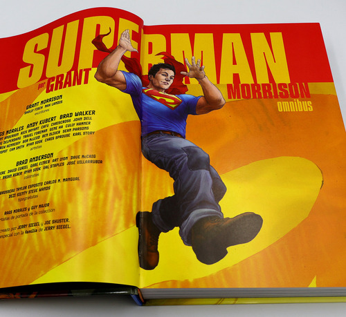 Superman De Grant Morrison De Grant Morrison Vol Único Editorial Panini Tapa Dura Edición Omnibus En Español 2024
