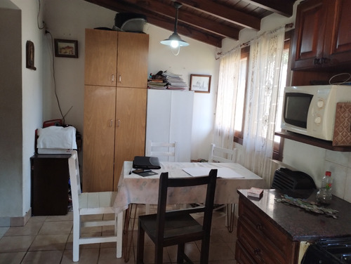 Apta Credito!! Retasada, Excelente Oportunidad! Zona Clásica De Bella Vista, A Dos Cuadras De La Iglesia San Francisco, Cercana A La Estación Del San Martin, Charter A Bs As, Y Zona Comercial.