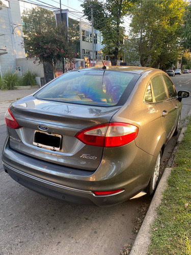 Ford Fiesta Kinetic 1.6 Sedan Titanium Powershift 120cv