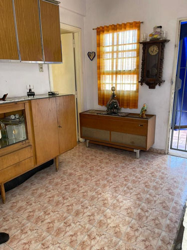 Casa En Ph Al Frente Con 2 Dormitorios Patio Y Terraza Con Dormitorio Auxiliar.- Banfield E.