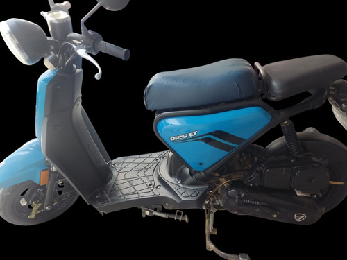 Motoneta D125 Azul Con 6450 Km Y En Buen Estado