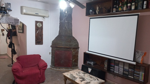 2 Casas En Un Mismo Padrón. Portón Autom. Barbacoa, Garaje, Patio Frente E Interior.