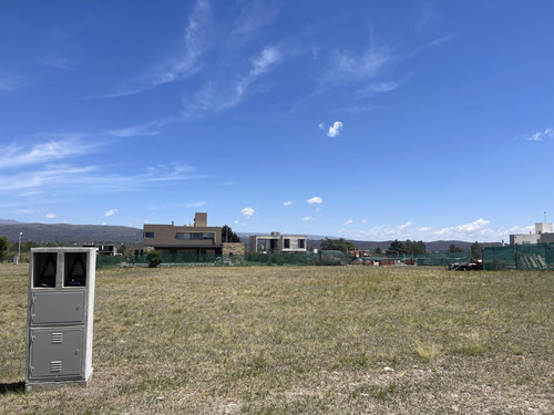 Terreno En Venta En Carlos Paz Golf - 912 Metros - Lote Central