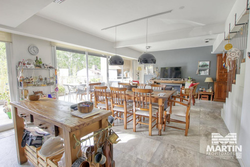 Imagen 9 de 30 de Muy Buen 4 Ambientes En Duplex, Suite, Balcon Con Parrilla Y 2 Cocheras.