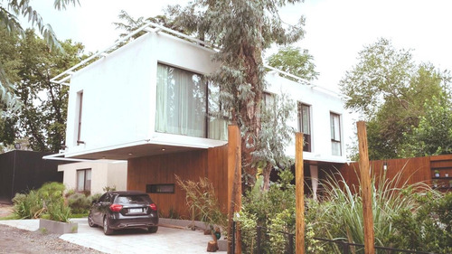 Casa En Venta::4 Ambientes::condominio::520m2 Y 250m2 Const.