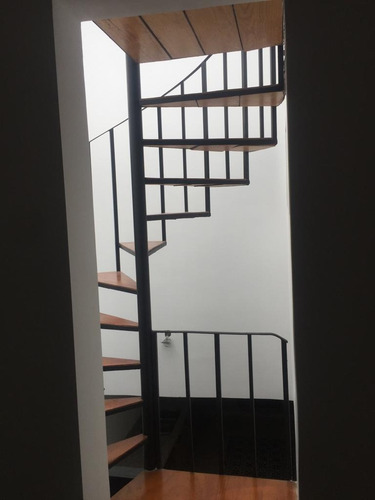 Imagen 4 de 10 de Venta Casa Remodelada Ampl. Los Alpes Águilas Cas_2531 Yi
