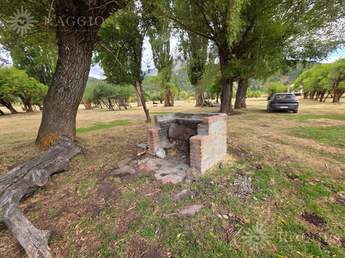 Terreno De 2 Ha Frente A Costa De Río, Con Casa De 56 M2, Villa Lago Rivadavia, Cholila (cr-159)