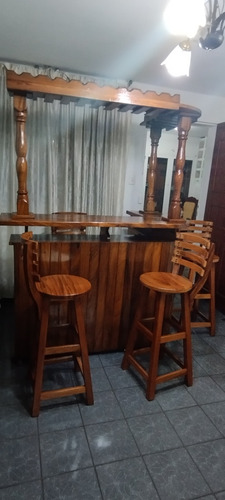 Bar De Madera Saman. Con 4 Bancos Tipo Europeo 