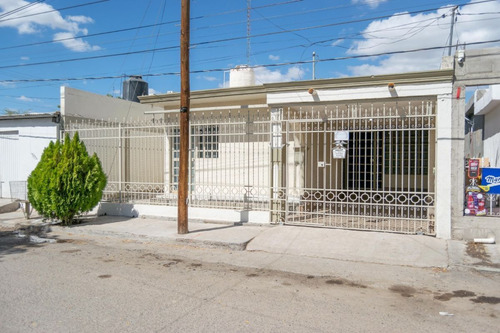 Casa En Venta En Colonia Choyal