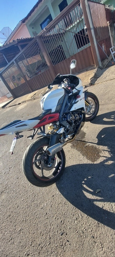 Imagem 2 de 5 de Triumph Daytona
