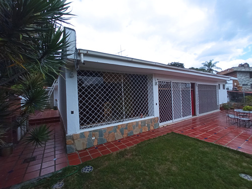 Vendo Casa 252m2 6h/7b/5pe Prados Del Este 8686