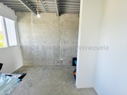 Ofrecemos En Alquiler Exclusivo Y Elegante Loft Ubicado En Oripoto 24-14767