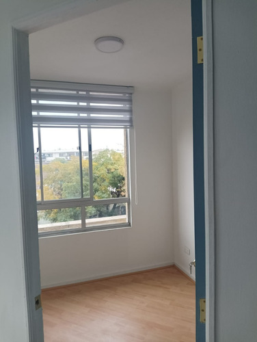Arriendo Departamento En Rosas Con MaipĂș. Santiago.