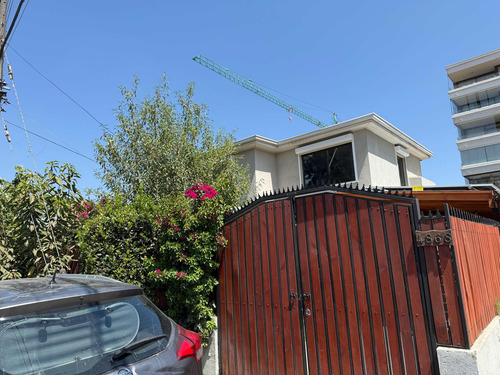 Casa En Condominio De 3 Dormitorio Y 3 Baños Más Servicio.