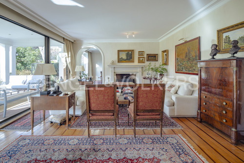 Casa Georgian En Los Nogales
