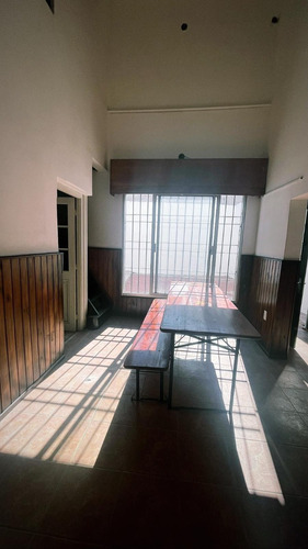 Alquiler De Casa Estilo Apartamento De 4 Dormitorios En General Flores Y Propios Con Garaje Y Patio Con Parrillero Por Favor Tener Garantia: Anda Ó Cgn.