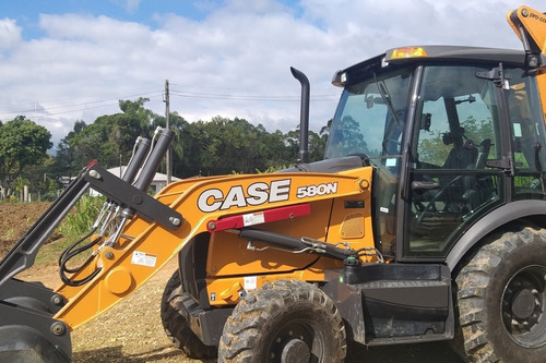 Retroescavadeira Case 580 N 4x4 Ano 2020