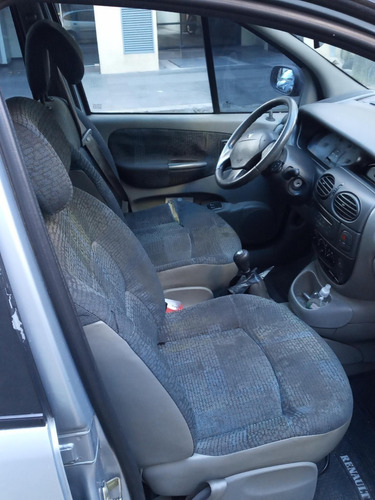 Imagen 8 de 14 de Renault Megane Scenic 16v
