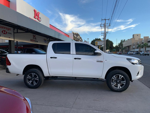 Toyota Hilux 2.8 Tdi Cabina Doble Mt