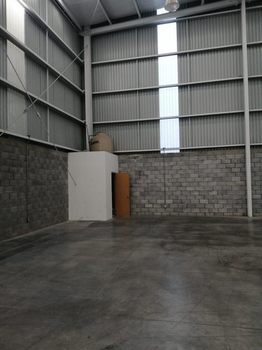 Bodega Industrial En Las Brisas