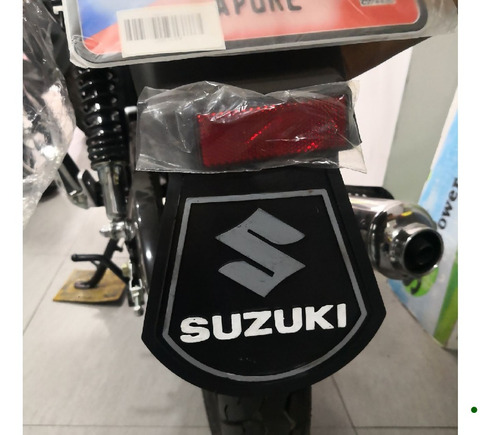 Imagen 3 de 3 de Chapaleta Goma Suzuki Cola De Pato Gn1215 En125 Color Moto