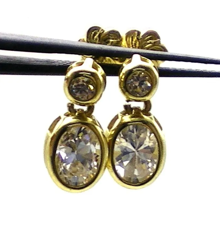 Par De Aros De Oro 18 Kt Y Zafiros Blancos