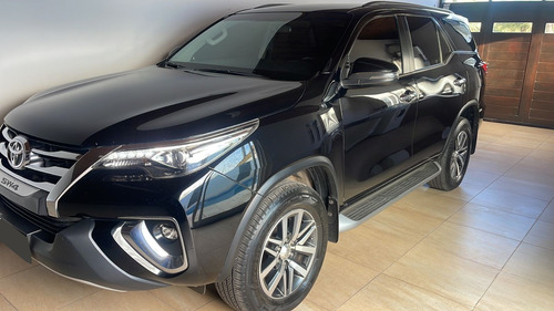 Toyota Hilux SW4 SRX AT