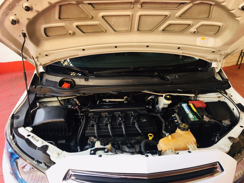 Imagem 8 de 14 de Chevrolet Prisma 1.4ano:2015 Branco Flex Completo