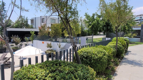 Departamento En Venta De 5 Dorm. En Las Condes