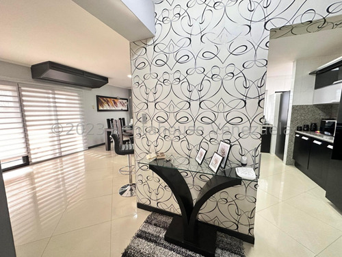Apartamento En Venta En La Avenida Lara, Barquisimeto Este 25-7788 App