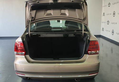 Imagen 14 de 15 de Volkswagen Vento 2020 1.6 Comfortline Mt